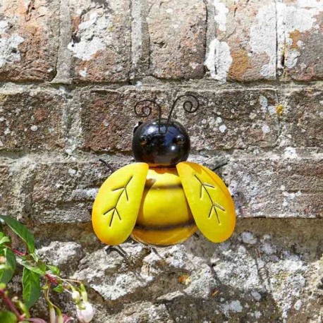 Kovová dekorace na zahradu - kovová včelka malá
